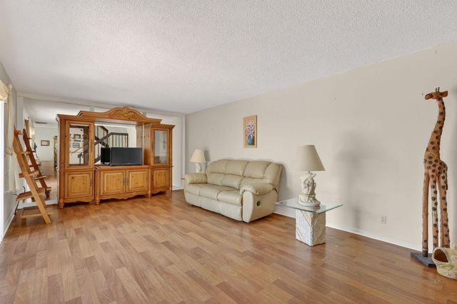 5706 SE Riverboat Drive 202, Stuart, FL 34997