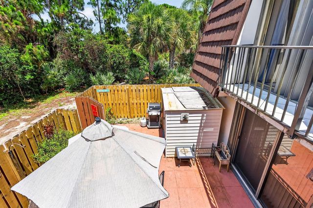 5706 SE Riverboat Drive 202, Stuart, FL 34997