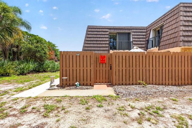 5706 SE Riverboat Drive 202, Stuart, FL 34997