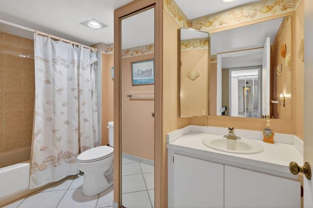 5706 SE Riverboat Drive 202, Stuart, FL 34997