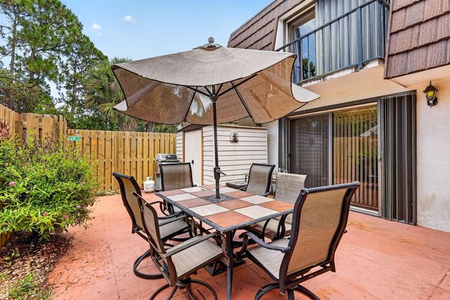 5706 SE Riverboat Drive 202, Stuart, FL 34997
