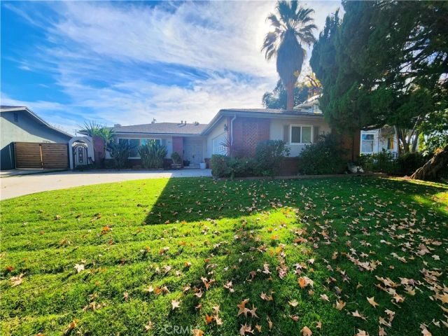 657 W Cypress, Redlands, CA 92373