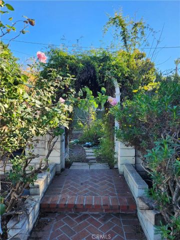 657 W Cypress, Redlands, CA 92373