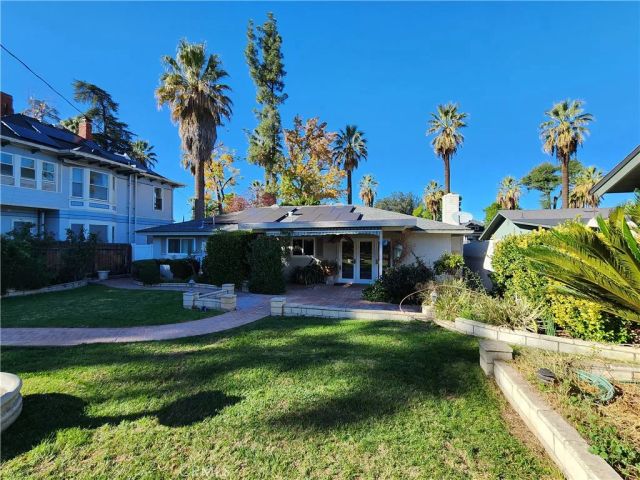 657 W Cypress, Redlands, CA 92373