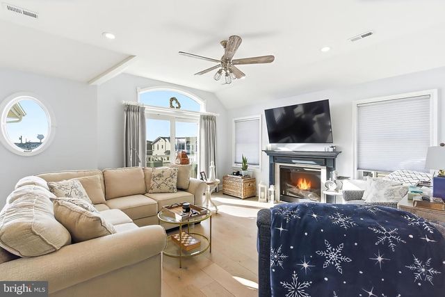 3 W ESSEX AVE, Harvey Cedars, NJ 08008