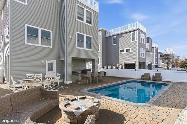 3 W ESSEX AVE, Harvey Cedars, NJ 08008