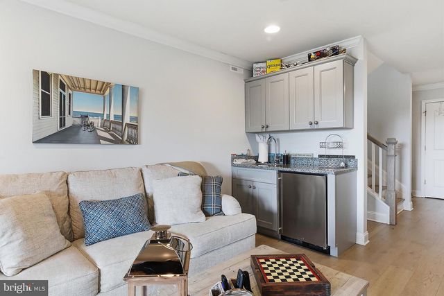 3 W ESSEX AVE, Harvey Cedars, NJ 08008