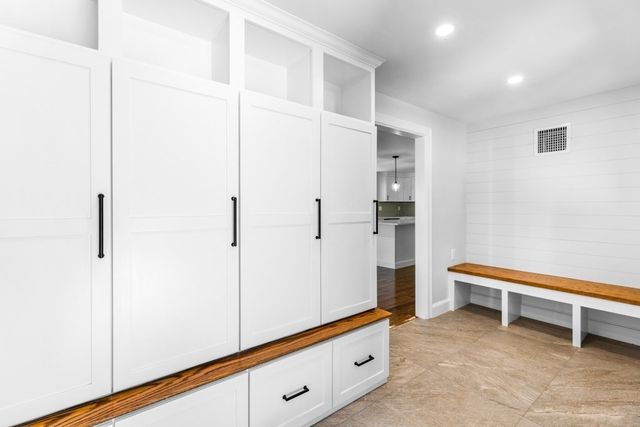 21 Lakeview Ave, Holbrook, MA 02343