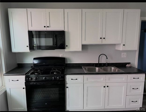709 Oak Street, Syracuse, NY 13203
