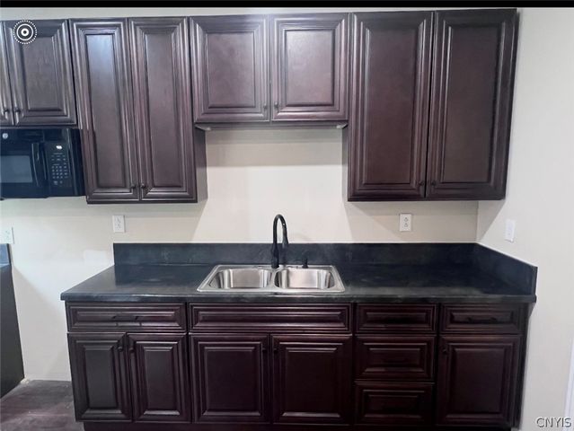 709 Oak Street, Syracuse, NY 13203