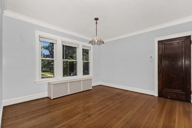 7457 N Maplewood Avenue, Chicago, IL 60645