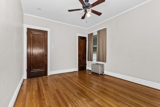 7457 N Maplewood Avenue, Chicago, IL 60645