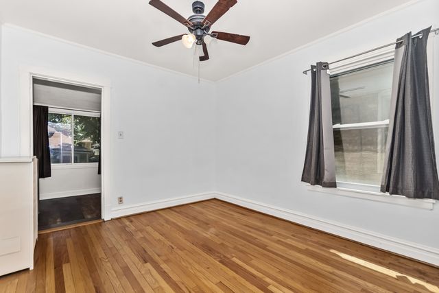7457 N Maplewood Avenue, Chicago, IL 60645
