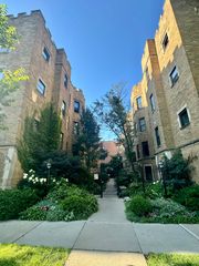1214 W Jarvis Avenue 1N, Chicago, IL 60626