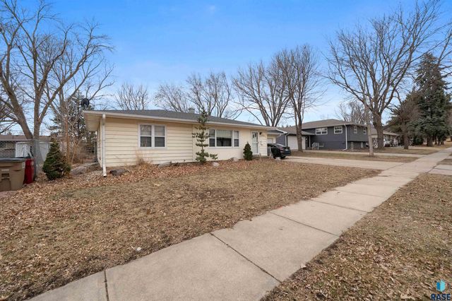3013 S 5th Ave Avenue, Sioux Falls, SD 57105