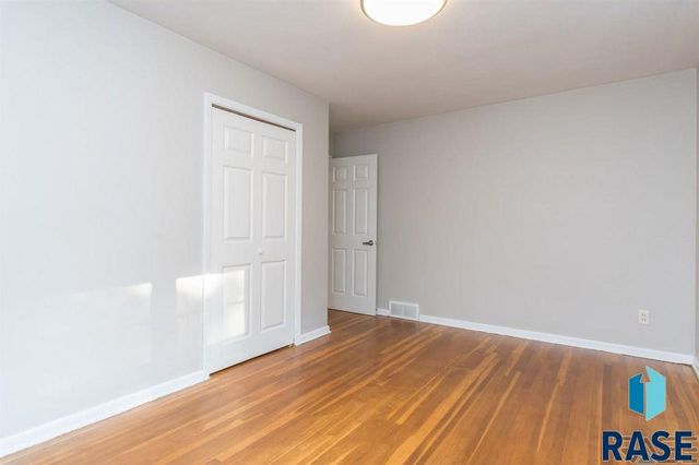 3013 S 5th Ave Avenue, Sioux Falls, SD 57105