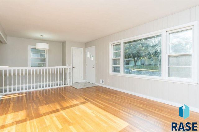 3013 S 5th Ave Avenue, Sioux Falls, SD 57105