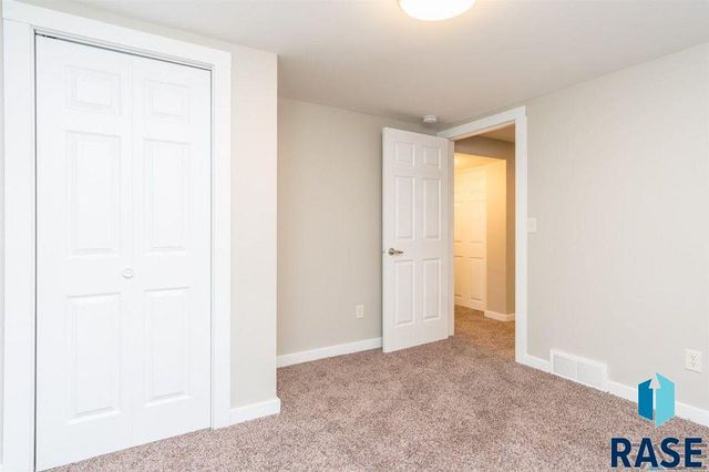 3013 S 5th Ave Avenue, Sioux Falls, SD 57105