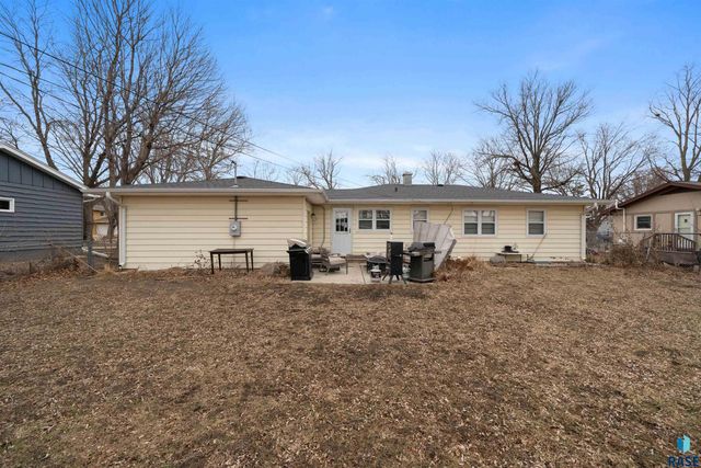 3013 S 5th Ave Avenue, Sioux Falls, SD 57105