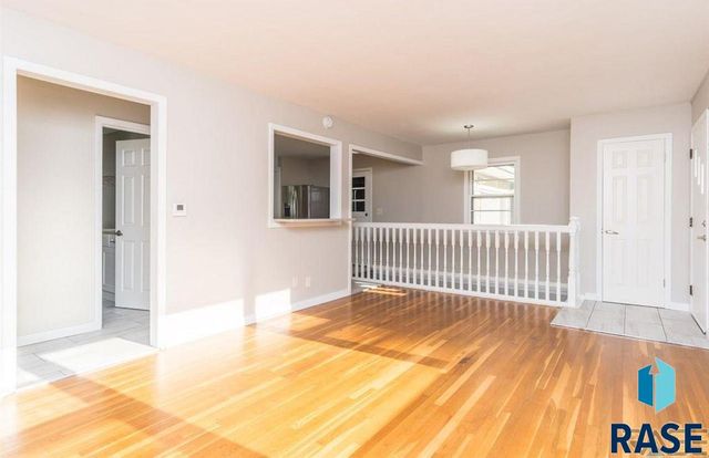 3013 S 5th Ave Avenue, Sioux Falls, SD 57105