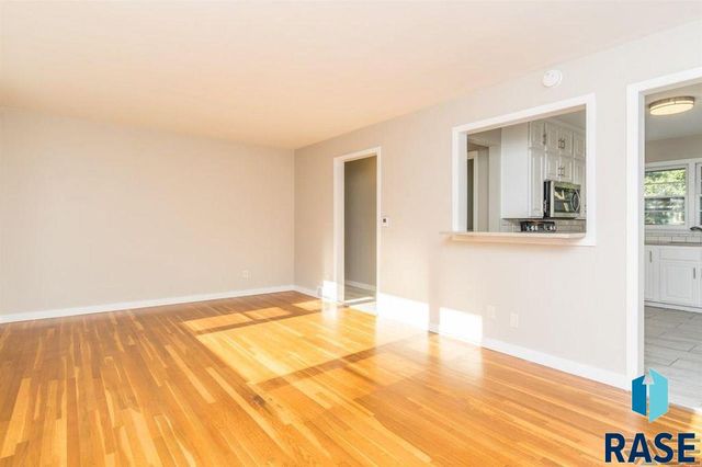 3013 S 5th Ave Avenue, Sioux Falls, SD 57105