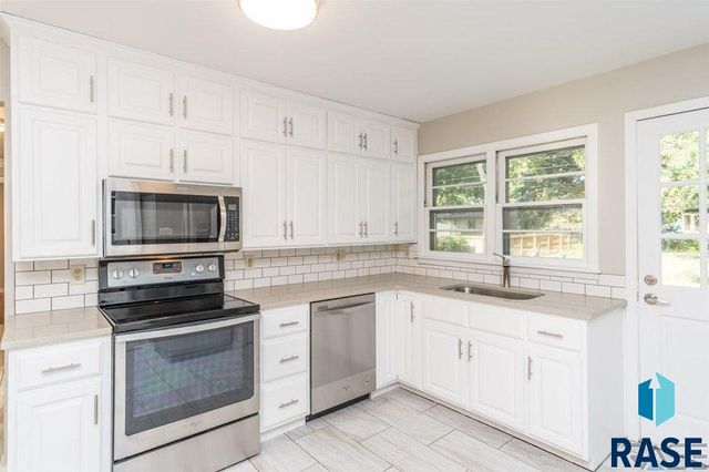 3013 S 5th Ave Avenue, Sioux Falls, SD 57105