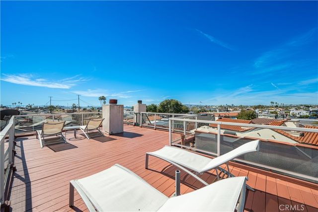 130 Geneva Walk, Long Beach, CA 90803