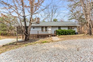 980 Deerwood Drive, Dandridge, TN 37725
