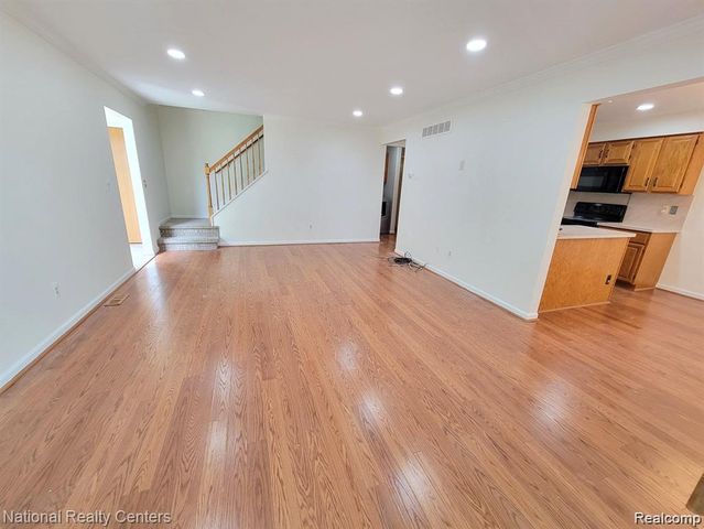 37485 Stonegate Circle 75, Clinton Township, MI 48036