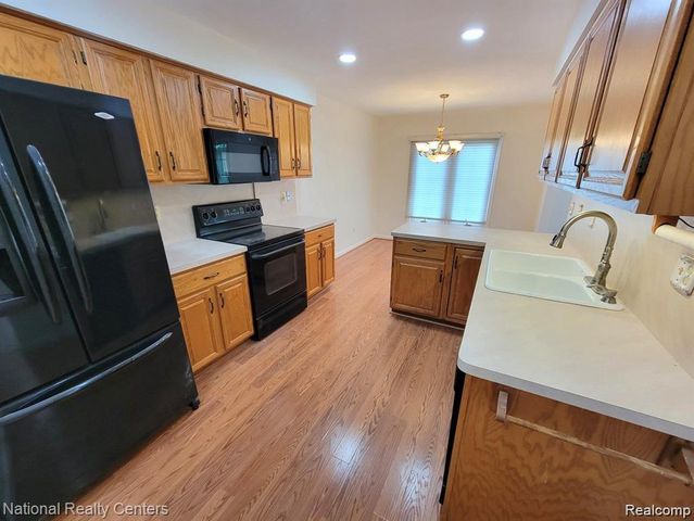 37485 Stonegate Circle 75, Clinton Township, MI 48036