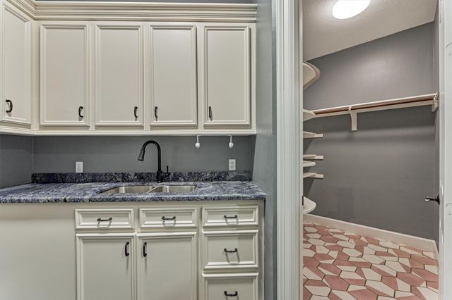 6515 Sussex Court, Spring, TX 77389