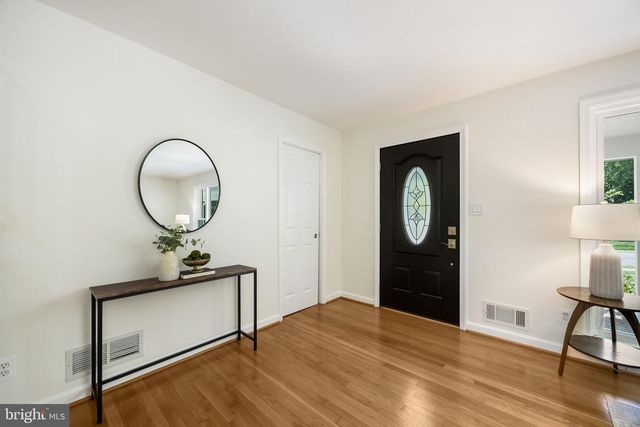 6211 COLMAC DR, Falls Church, VA 22044