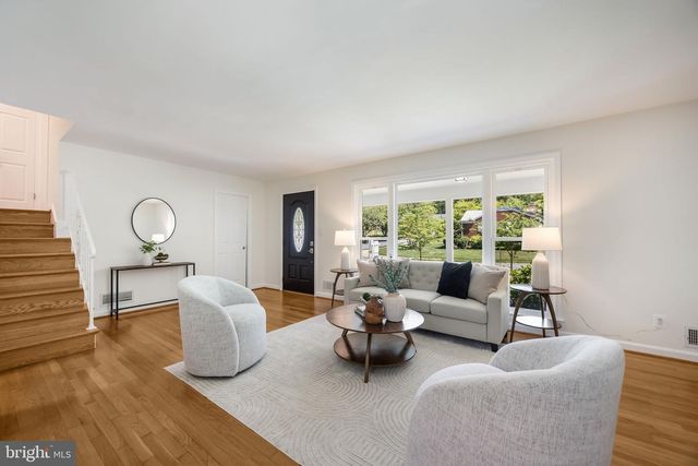 6211 COLMAC DR, Falls Church, VA 22044