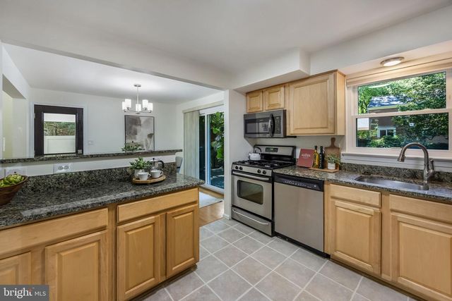 6211 COLMAC DR, Falls Church, VA 22044