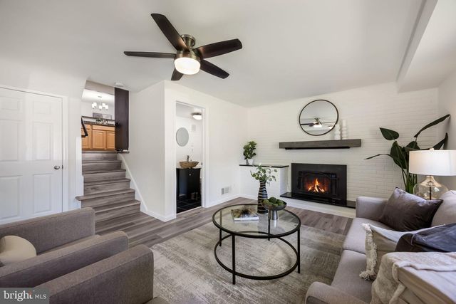 6211 COLMAC DR, Falls Church, VA 22044