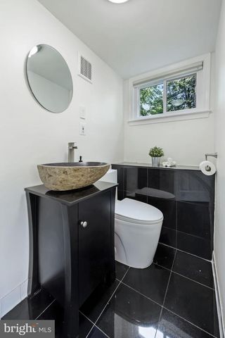 6211 COLMAC DR, Falls Church, VA 22044