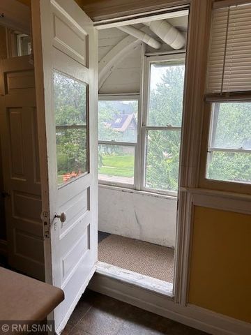 2082 Marshall Avenue, Saint Paul, MN 55104