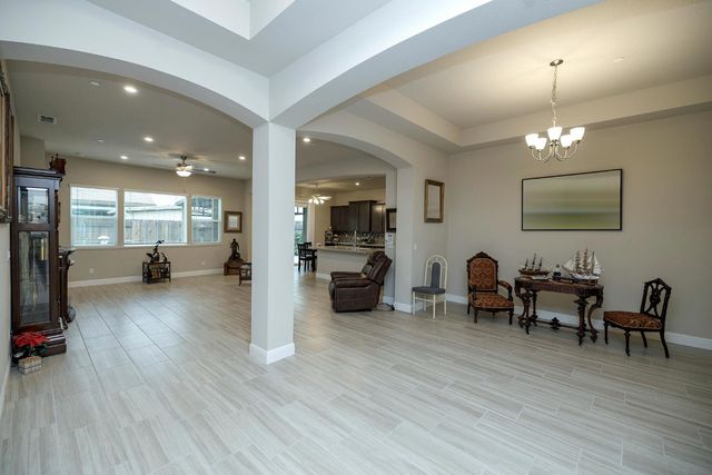 2911 Zinnia Way, Lodi, CA 95242