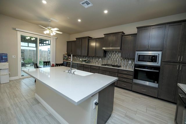 2911 Zinnia Way, Lodi, CA 95242