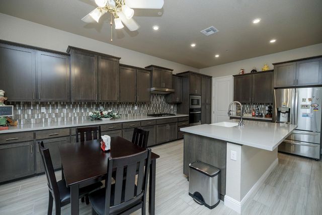 2911 Zinnia Way, Lodi, CA 95242