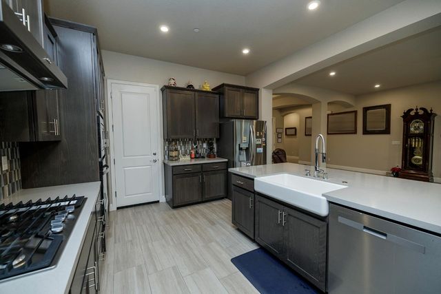 2911 Zinnia Way, Lodi, CA 95242