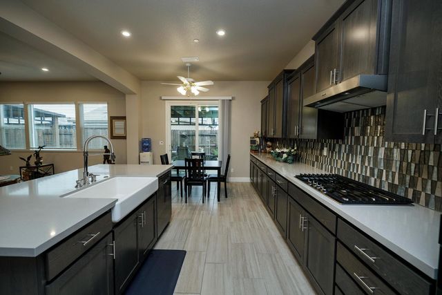 2911 Zinnia Way, Lodi, CA 95242