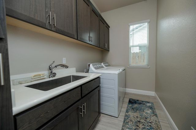 2911 Zinnia Way, Lodi, CA 95242