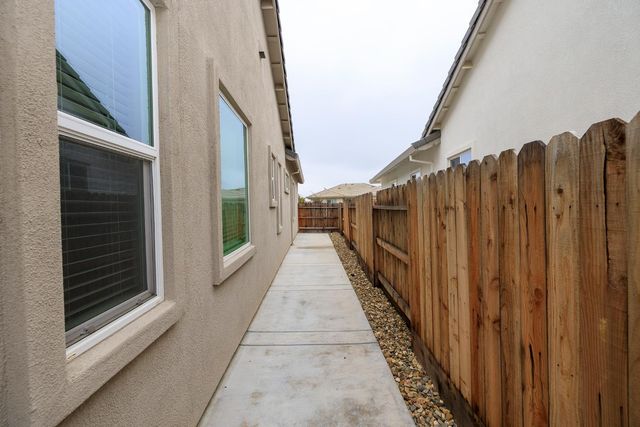 2911 Zinnia Way, Lodi, CA 95242