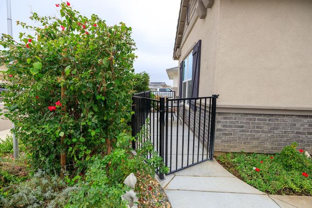 2911 Zinnia Way, Lodi, CA 95242