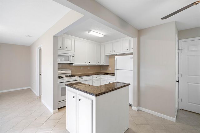 230 W 27th Street 2, Houston, TX 77008