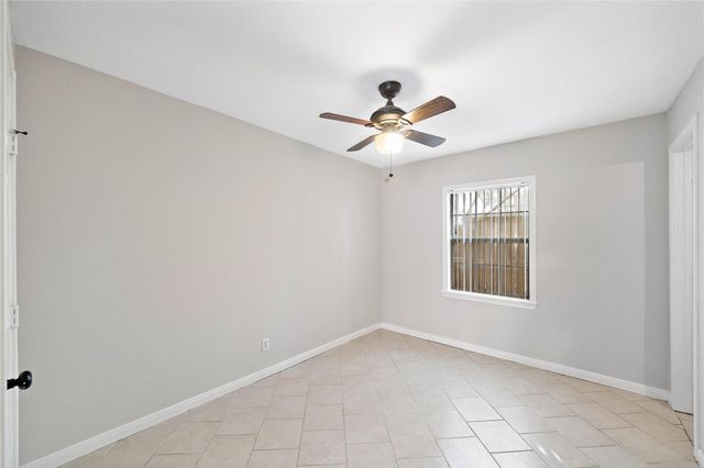 230 W 27th Street 2, Houston, TX 77008