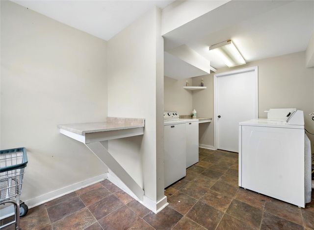 230 W 27th Street 2, Houston, TX 77008