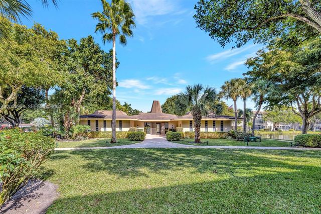 3431 NW 50th Ave 113, Lauderdale Lakes, FL 33319