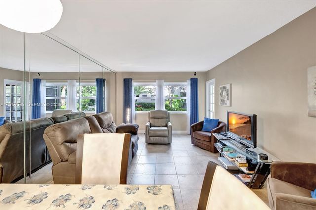 3431 NW 50th Ave 113, Lauderdale Lakes, FL 33319